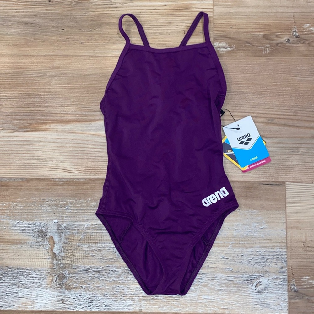 Arena size junior 24 NWT